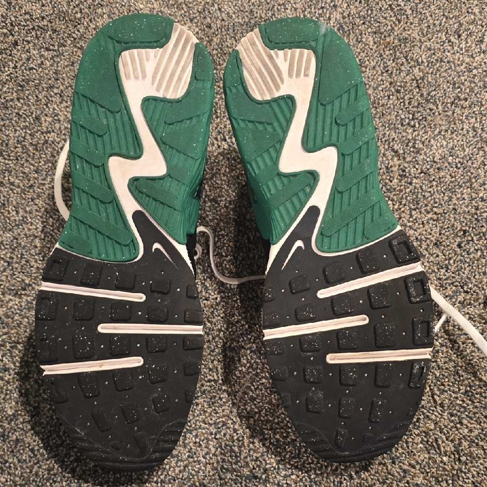 Nike Air Black and White Sneakers with Green Highlights - Picture 4 of 4